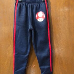 Boy’s size 6 Super Mario sweatpants.